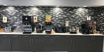 comfort inn and suites liverpool clay