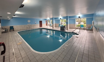comfort inn and suites liverpool clay