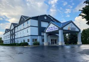 comfort inn and suites liverpool clay