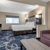 comfort inn and suites liverpool clay