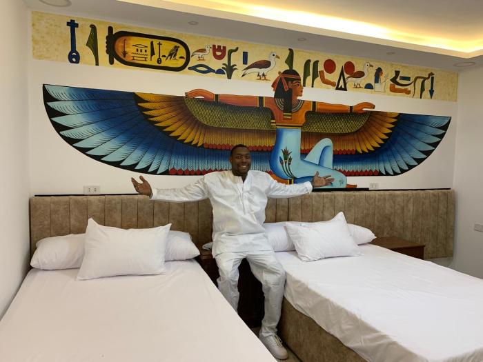 king tut hostel