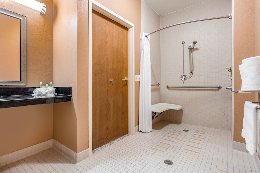 holiday inn express hotel and suites canton by ihg