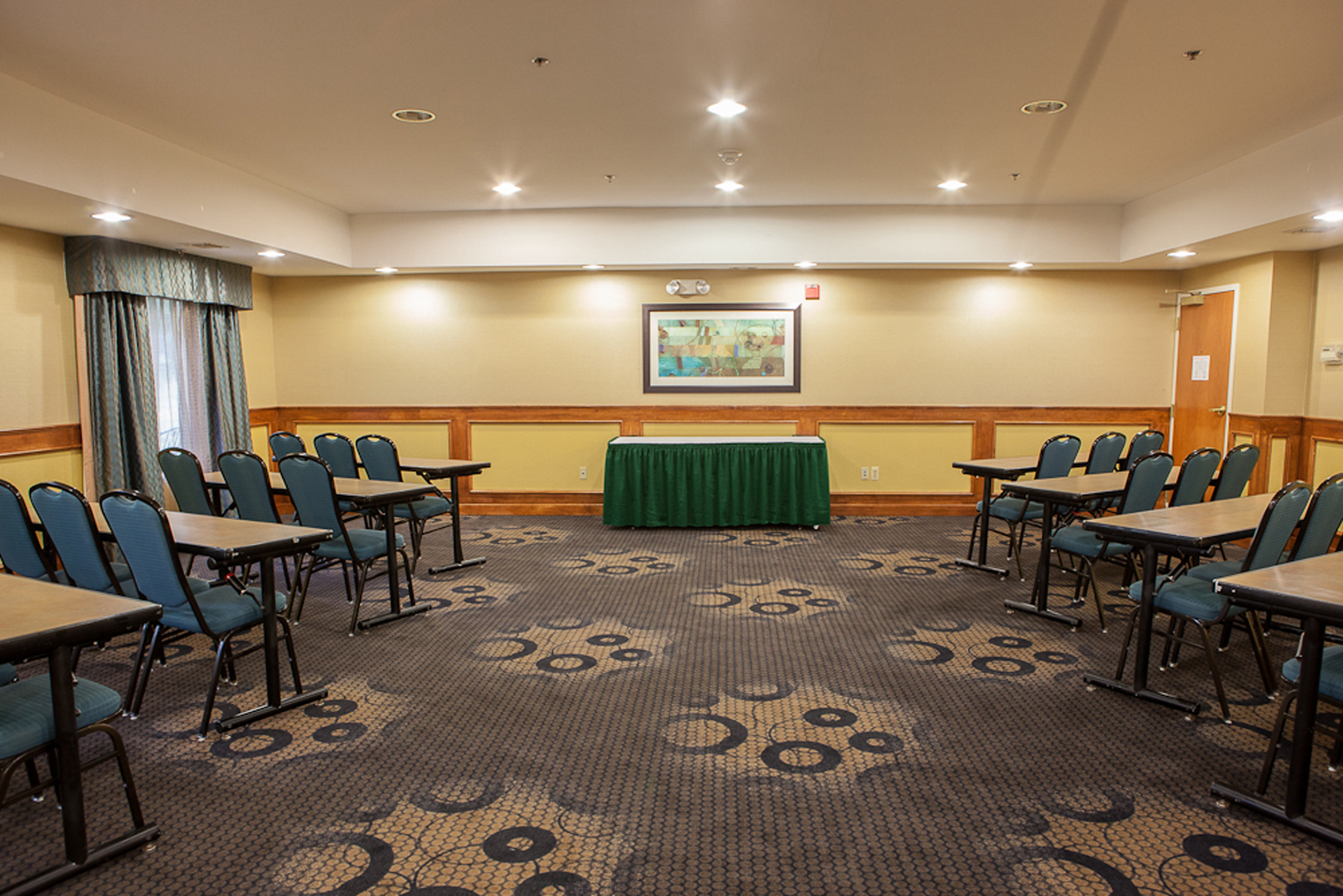holiday inn express hotel and suites canton by ihg