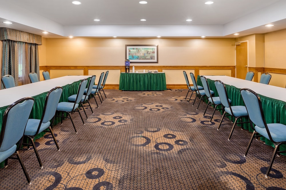 holiday inn express hotel and suites canton by ihg