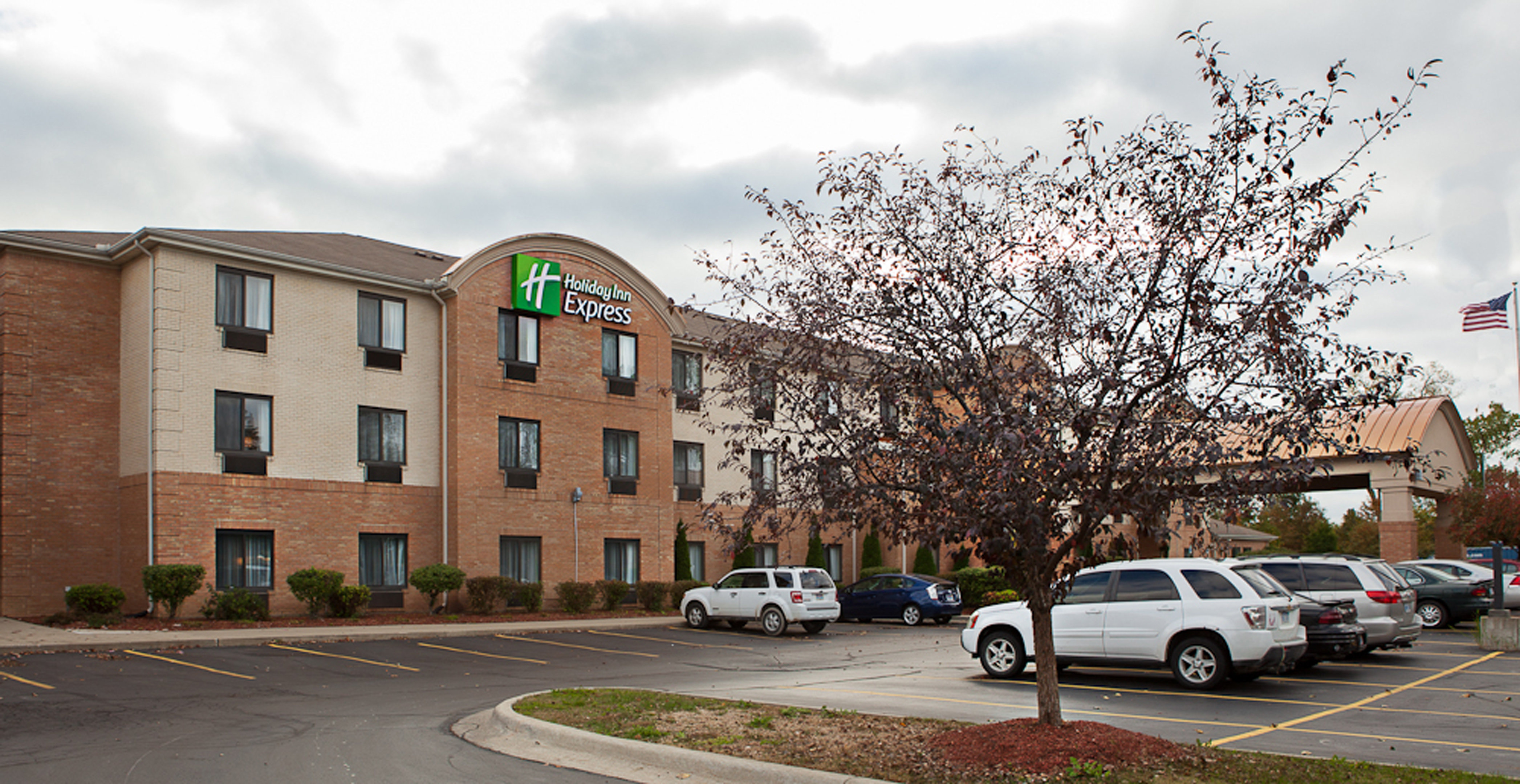 holiday inn express hotel and suites canton by ihg