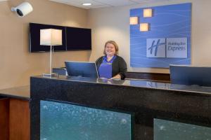 holiday inn express hotel and suites canton by ihg