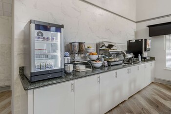 comfort inn and suites