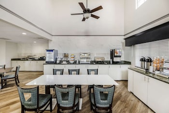 comfort inn and suites