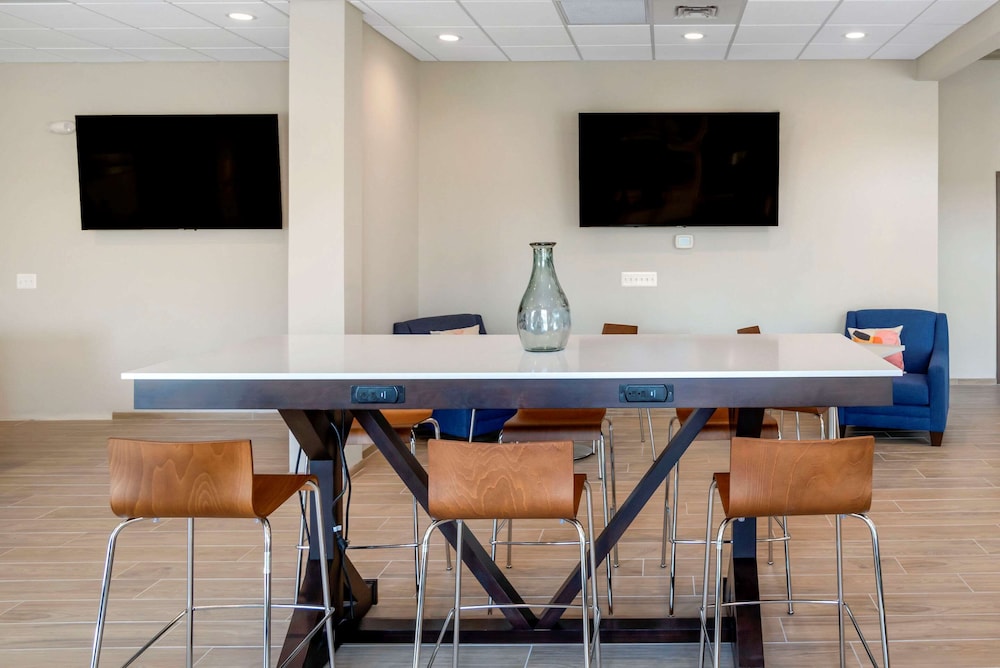the inn at leonardtown ascend hotel collection