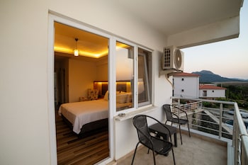 estia hotel