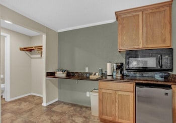 mavens inn and grill