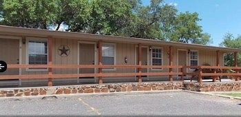 mavens inn and grill