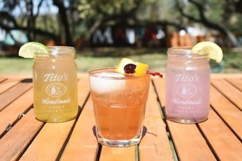 mavens inn and grill