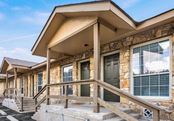 mavens inn and grill