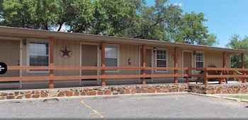 mavens inn and grill