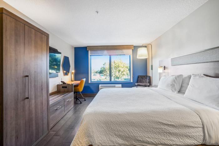 holiday inn express and suites jacksonville mayport beach