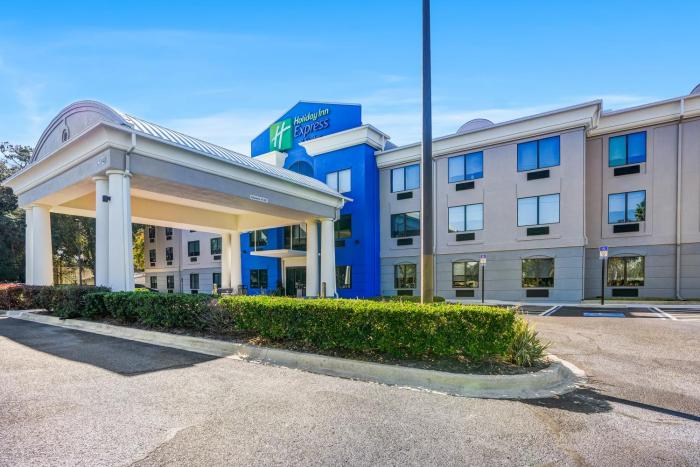 holiday inn express and suites jacksonville mayport beach