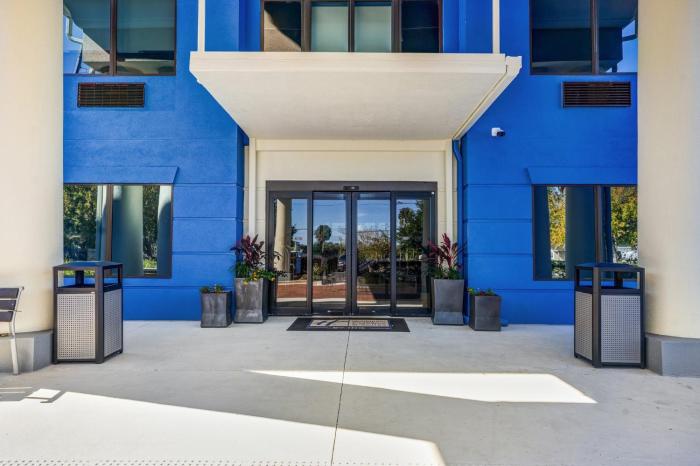 holiday inn express and suites jacksonville mayport beach