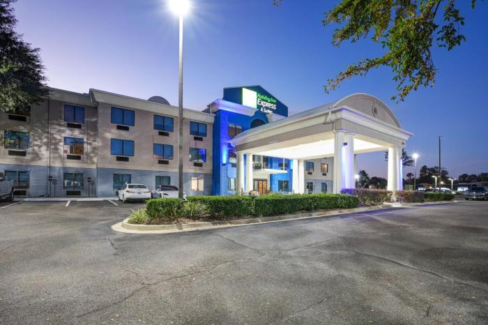 holiday inn express and suites jacksonville mayport beach