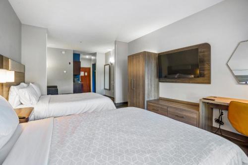 holiday inn express and suites jacksonville mayport beach