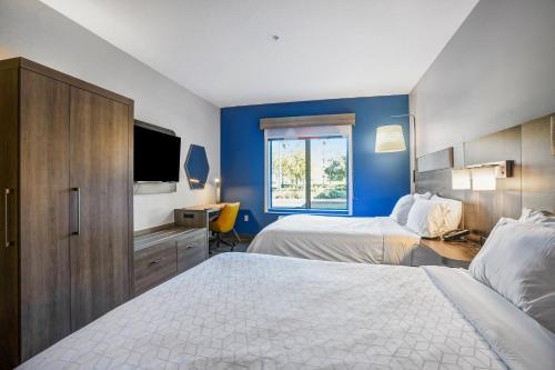 holiday inn express and suites jacksonville mayport beach