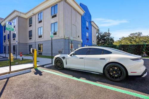 holiday inn express and suites jacksonville mayport beach
