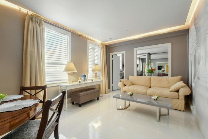 white orchid suites palm beach hotel