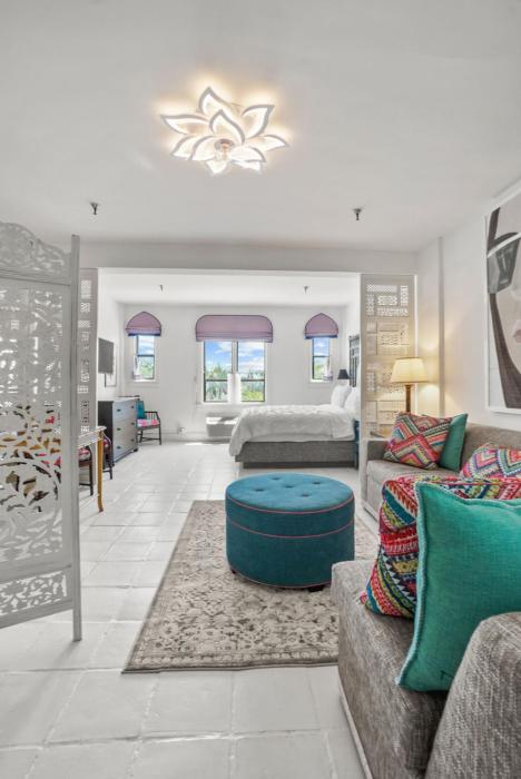 white orchid suites palm beach hotel