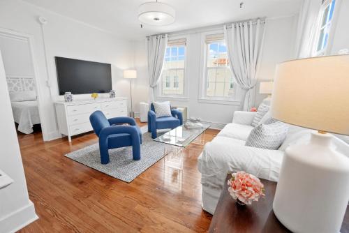 white orchid suites palm beach hotel