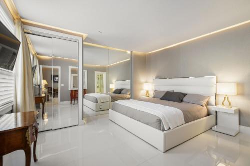 white orchid suites palm beach hotel
