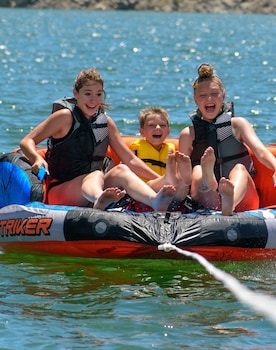 Gena's Sierra Inn & Restaurant,,2.5 star