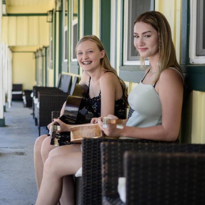 genas sierra inn and restaurant