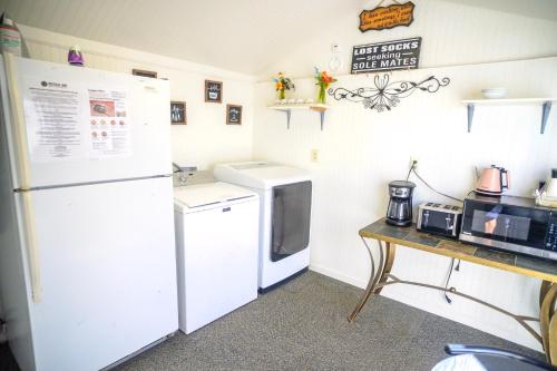 genas sierra inn and restaurant