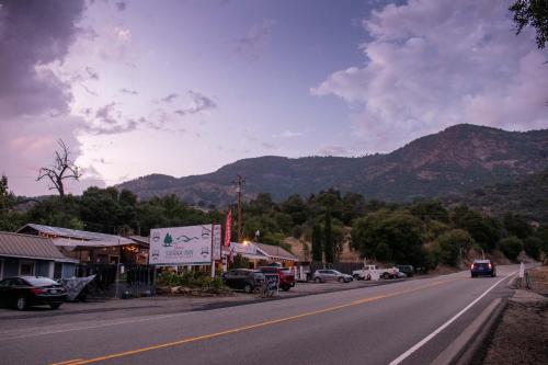 genas sierra inn and restaurant