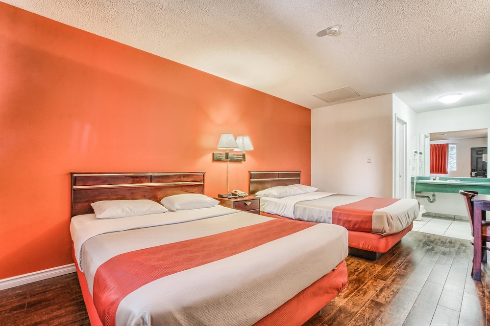 motel 6 windsor on