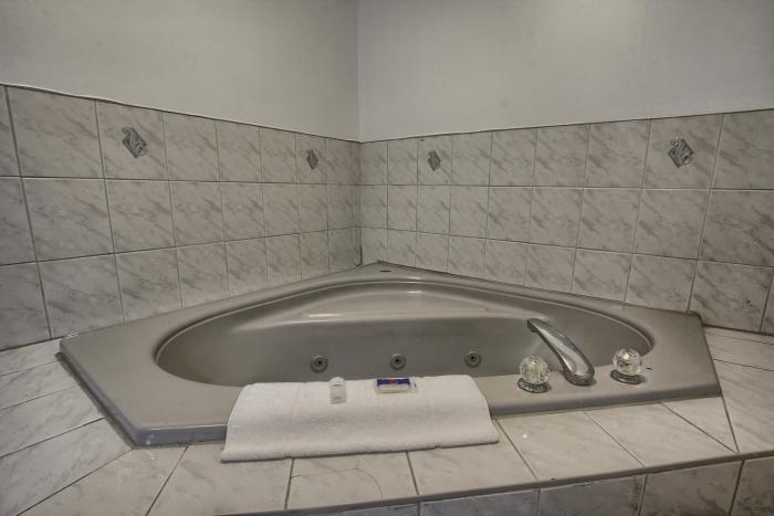 motel 6 windsor on