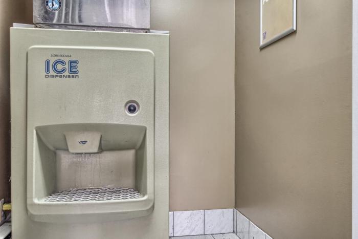 motel 6 windsor on
