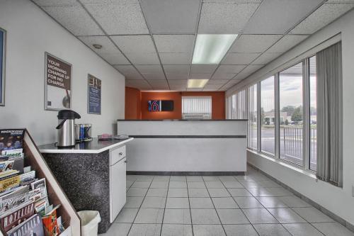 motel 6 windsor on