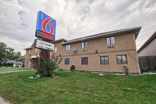motel 6 windsor on