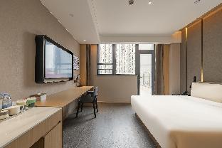 atour hotel lingang new town