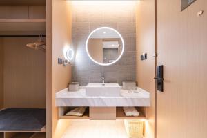atour hotel lingang new town