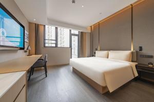 atour hotel lingang new town