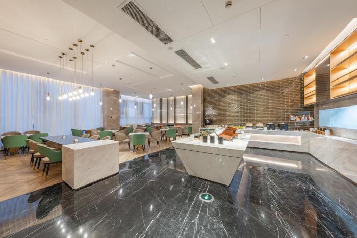 atour hotel lingang new town