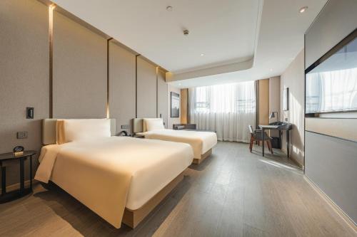 atour hotel lingang new town