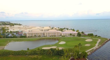 holiday inn resort grand cayman by ihg