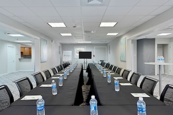 holiday inn resort grand cayman by ihg