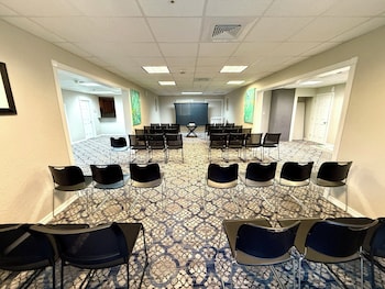 holiday inn resort grand cayman by ihg