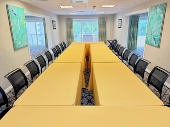 holiday inn resort grand cayman by ihg