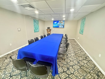 holiday inn resort grand cayman by ihg