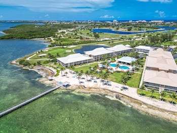 Holiday Inn Resort Grand Cayman By Ihg,Crystal Harbour>>Cayman Islands,4 star